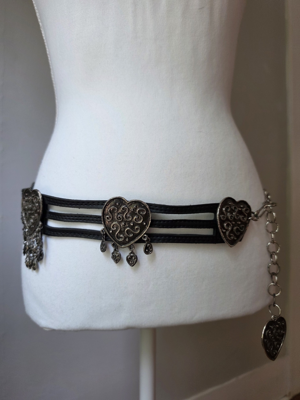 Women's Black Heart Accent Waist Belt - Silver Hardware